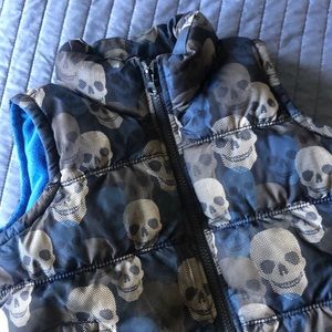 Old Navy kids puffer vest skulls 5